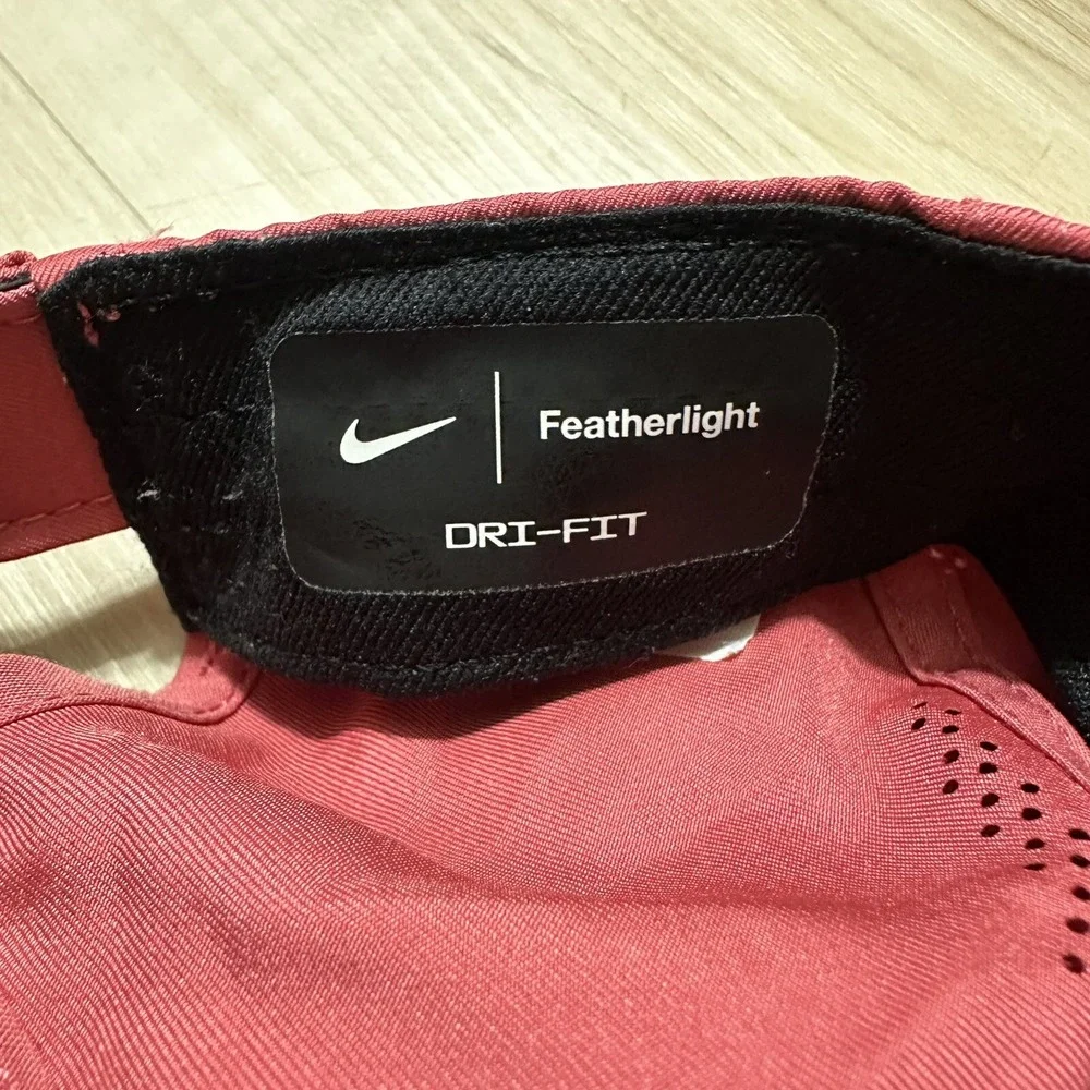 Nike Aerobill Featherlight Running Cap Women's Hat Perforated DRI-FIT 6 Panel‎